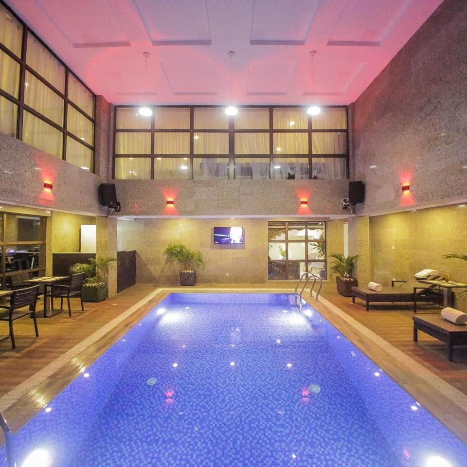 Perfecto La Villa Hotel And Suites Lagos Exterior foto