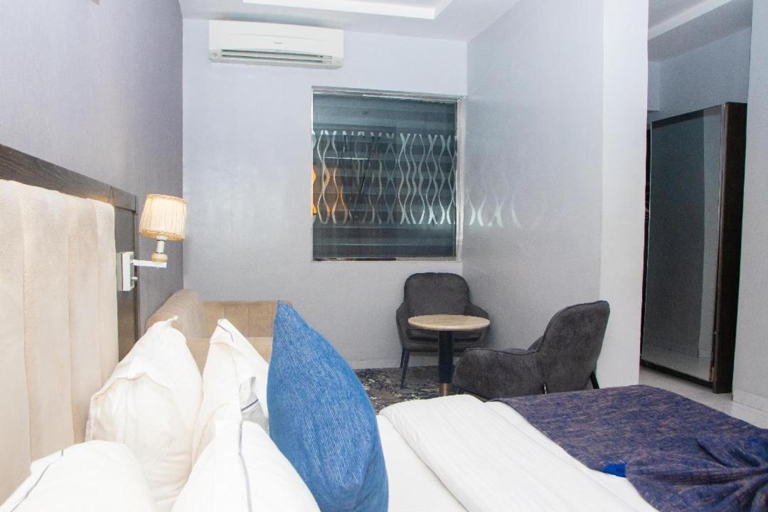 Perfecto La Villa Hotel And Suites Lagos Exterior foto