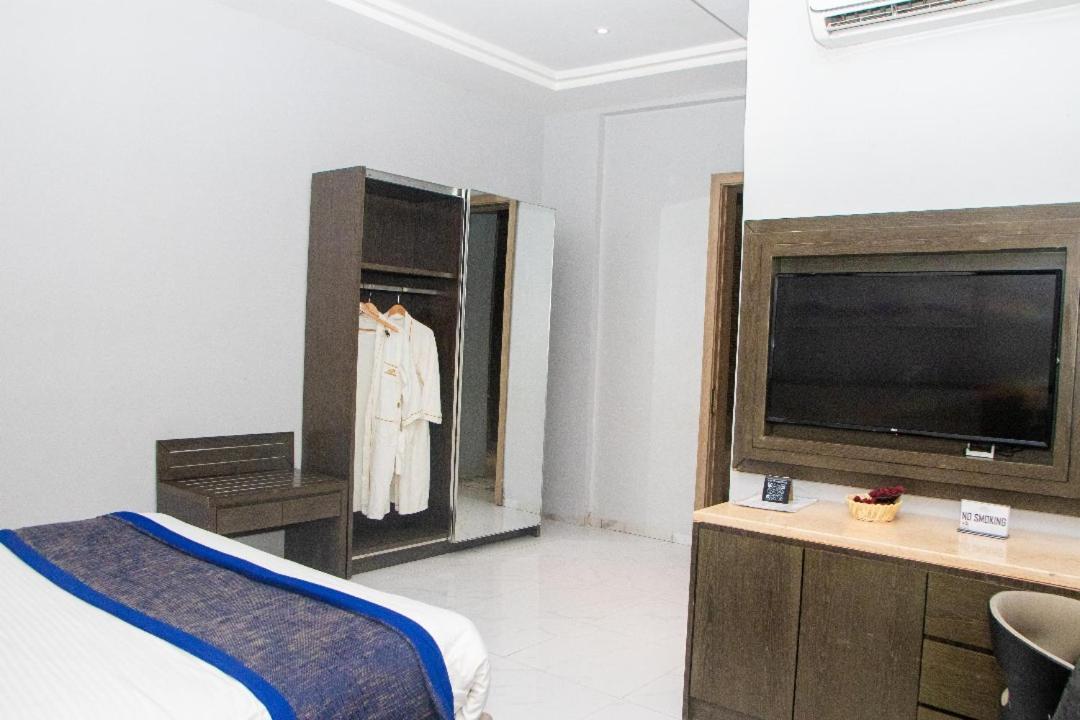 Perfecto La Villa Hotel And Suites Lagos Exterior foto