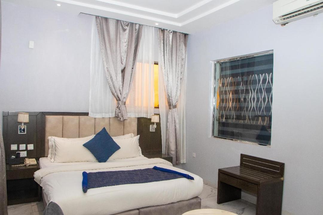 Perfecto La Villa Hotel And Suites Lagos Exterior foto
