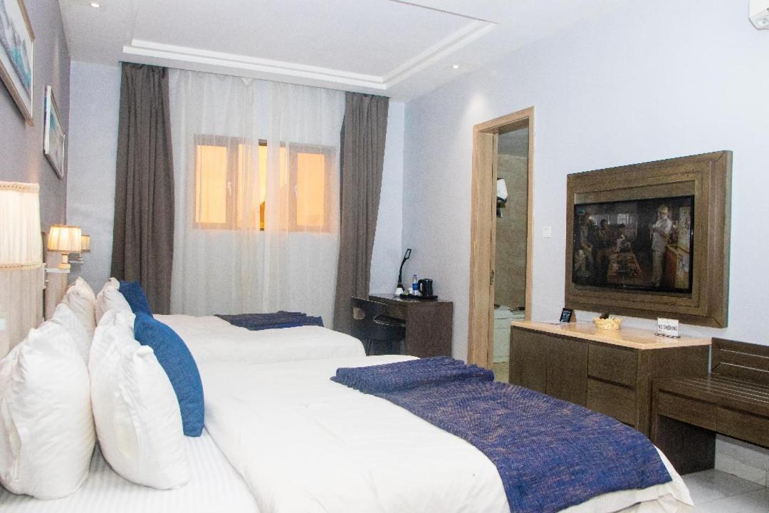 Perfecto La Villa Hotel And Suites Lagos Exterior foto
