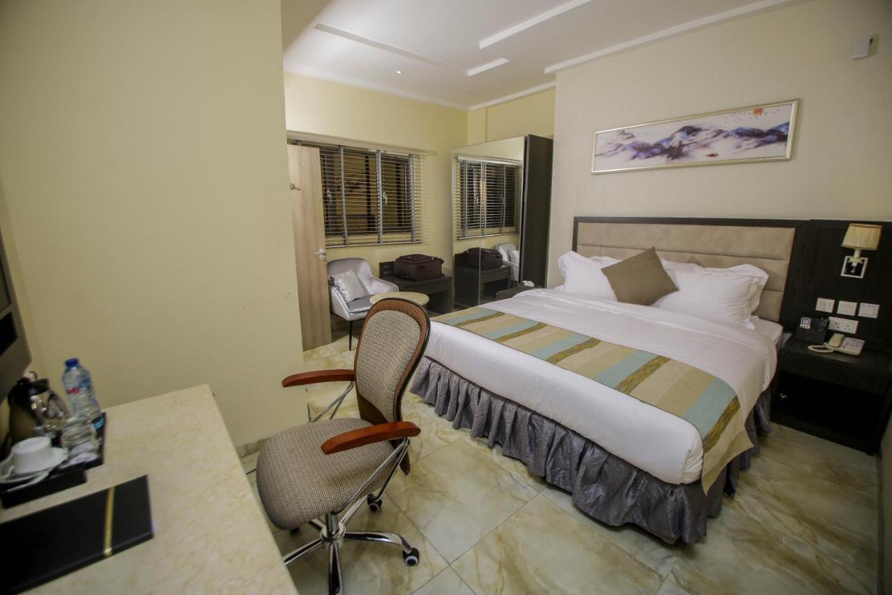 Perfecto La Villa Hotel And Suites Lagos Exterior foto