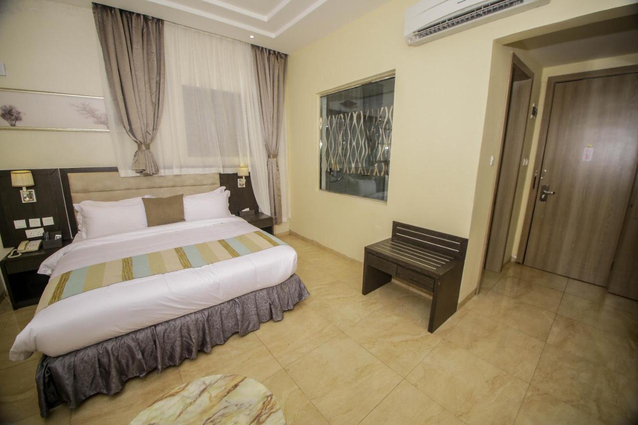 Perfecto La Villa Hotel And Suites Lagos Exterior foto