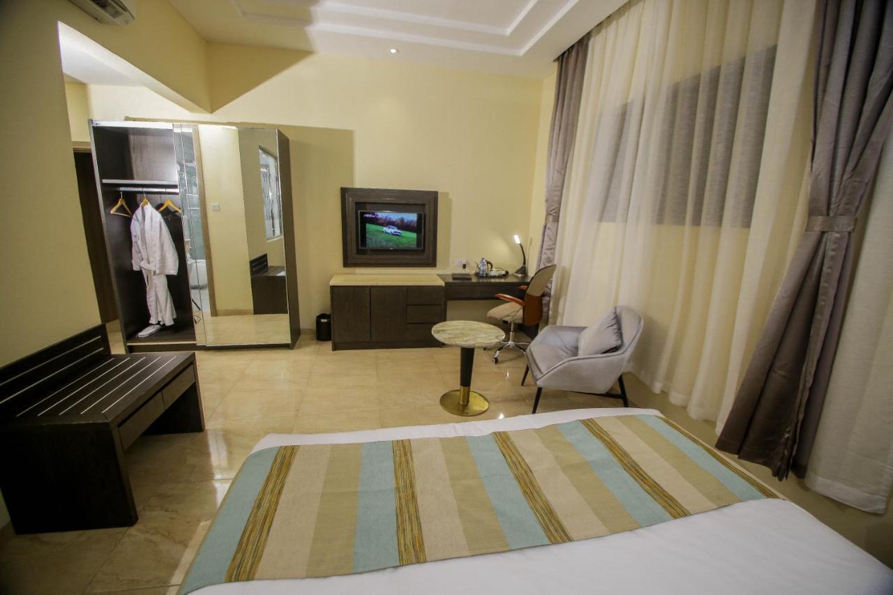 Perfecto La Villa Hotel And Suites Lagos Exterior foto